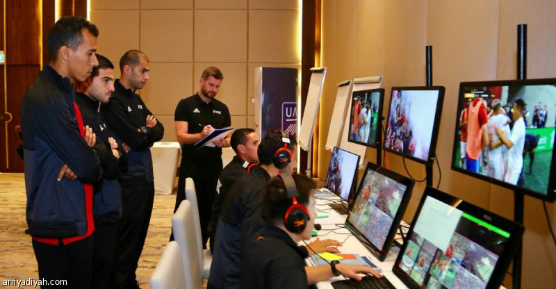 انطلاق دورة «VAR» لحكام «العربي»