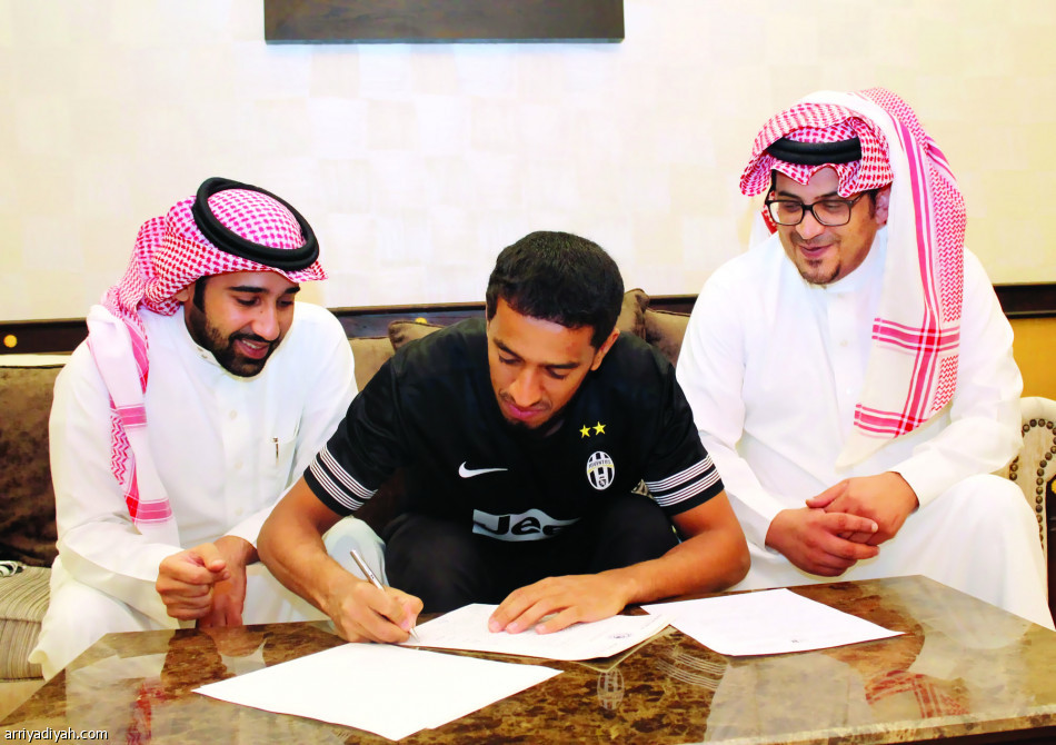 القادسية والشباب دعما الديربي بـ10 لاعبين