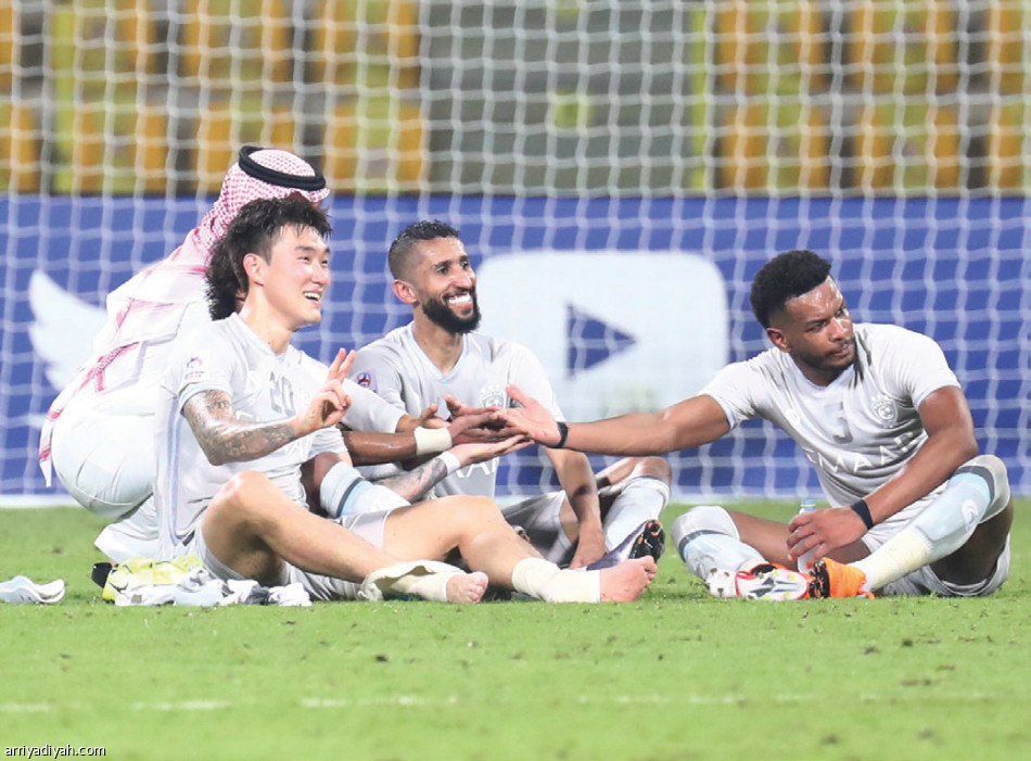 عبر بوابة الاستقلال..
الهلال يلحق بالاتحاد