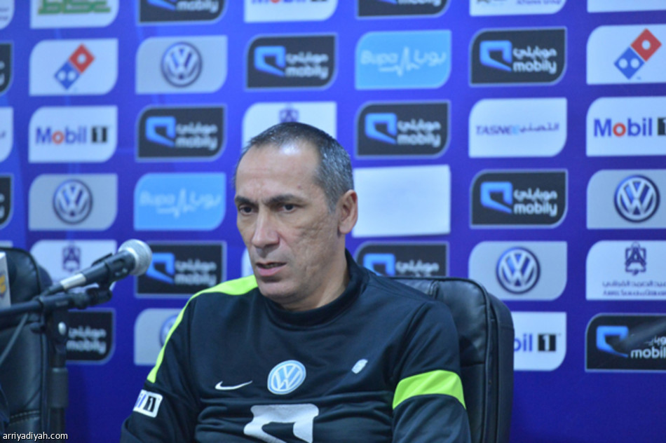 دونيس: أتمنى مدرجات ممتلئة بجماهير الهلال أمام الفتح