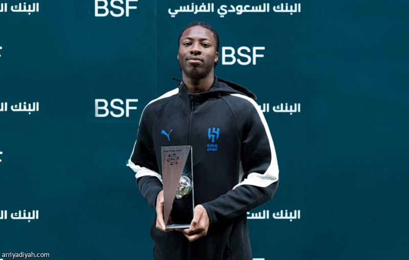 بنزيما وسالم أساسيان.. واستبعاد صاحب هدف الأسبوع