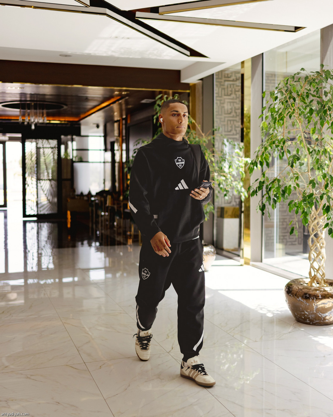 الأهلي يغادر