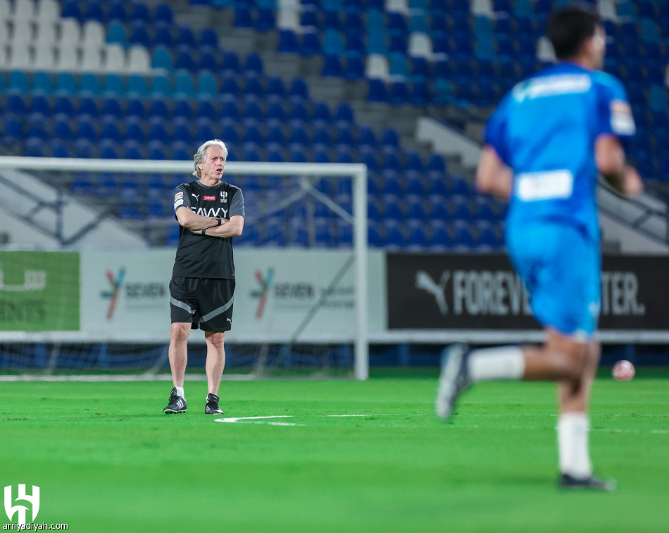 الهلال يناور شبابه.. ويستريح غدا