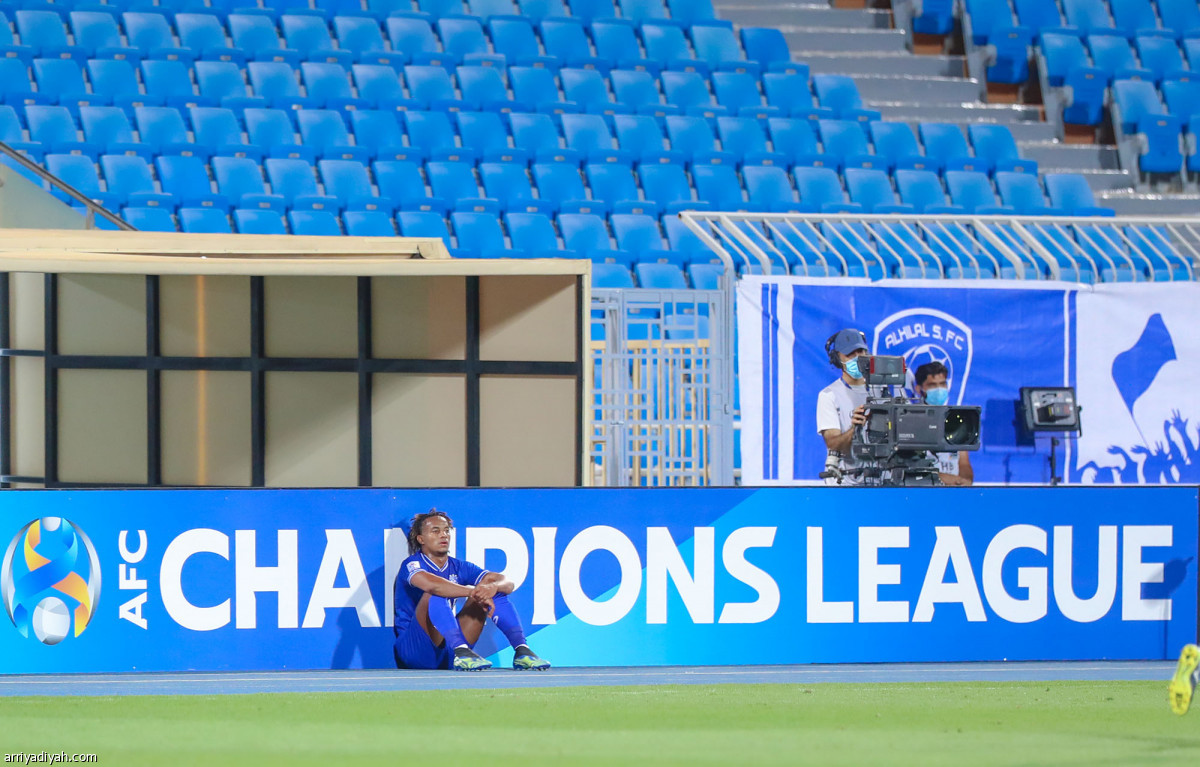 الهلال يتعثر