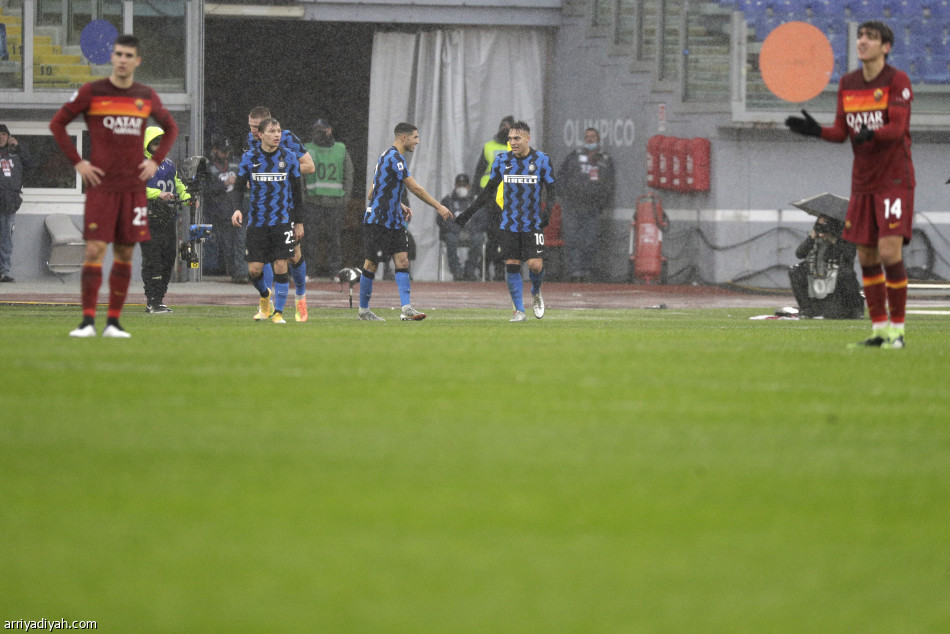 إنتر ميلان يواصل التعثر ويتعادل مع روما