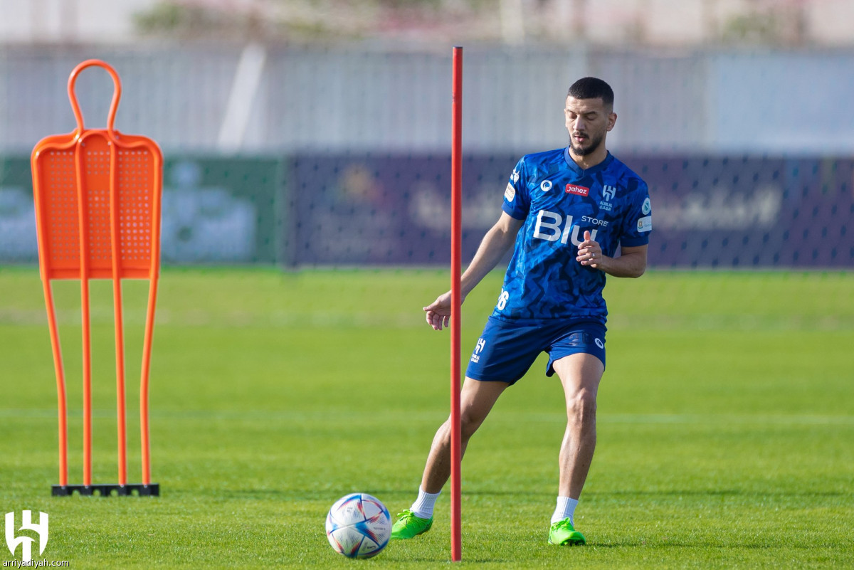 الهلال.. استرجاع ومناورة