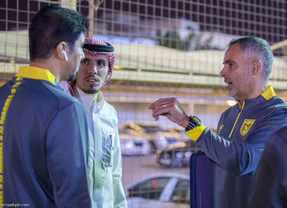 التعاون ينتظر تاوامبا وكاكو في البحرين