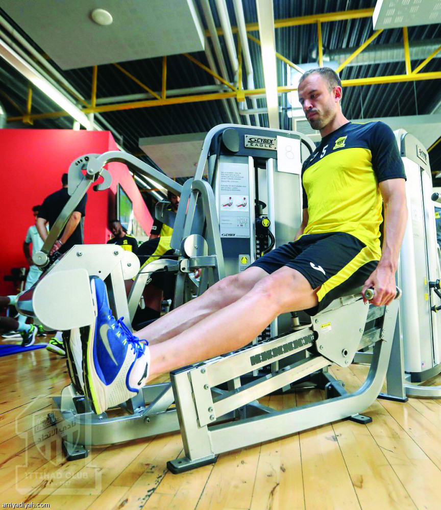 الأحمدي وبيزتش
ينعشان الاتحاد