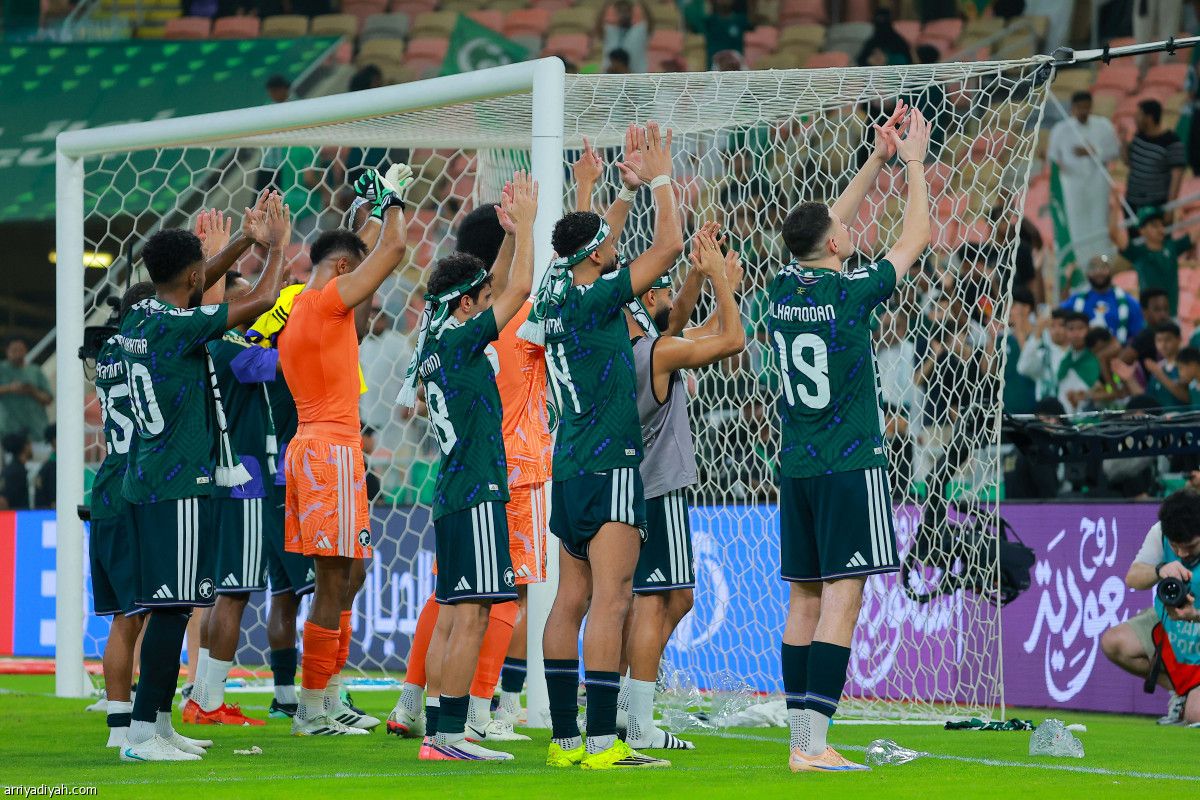 «الصقور» تفرح