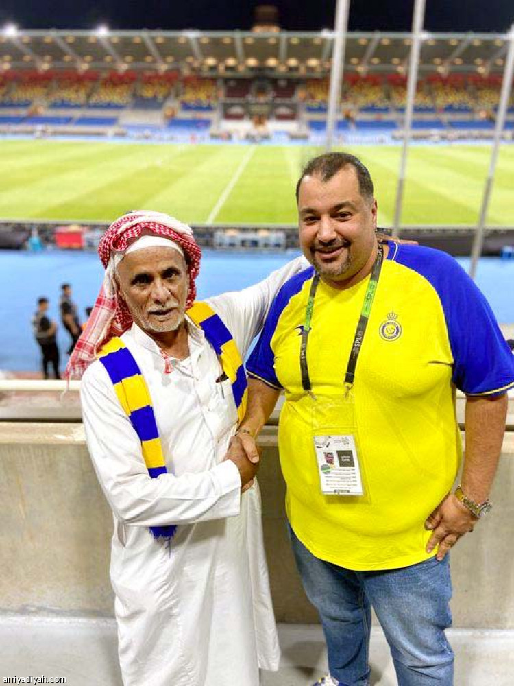 النصر يحتفل
بالرباعية الثالثة