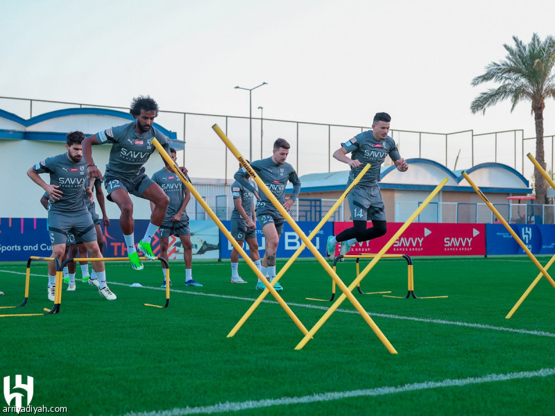 الحارس محمد الربيعي ينضم لتدريبات الهلال السعودي استعدادًا لمواجهة النصر بعد مشاركته في كأس آسيا 2023