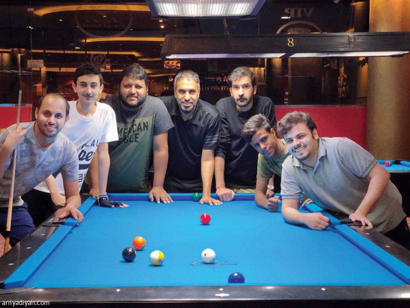 صورة التقطت أمس للاعبي المنتخب السعودي للبلياردو في معسكرهم في الرياض (المركز الإعلامي ـ اتحاد البلياردو)
