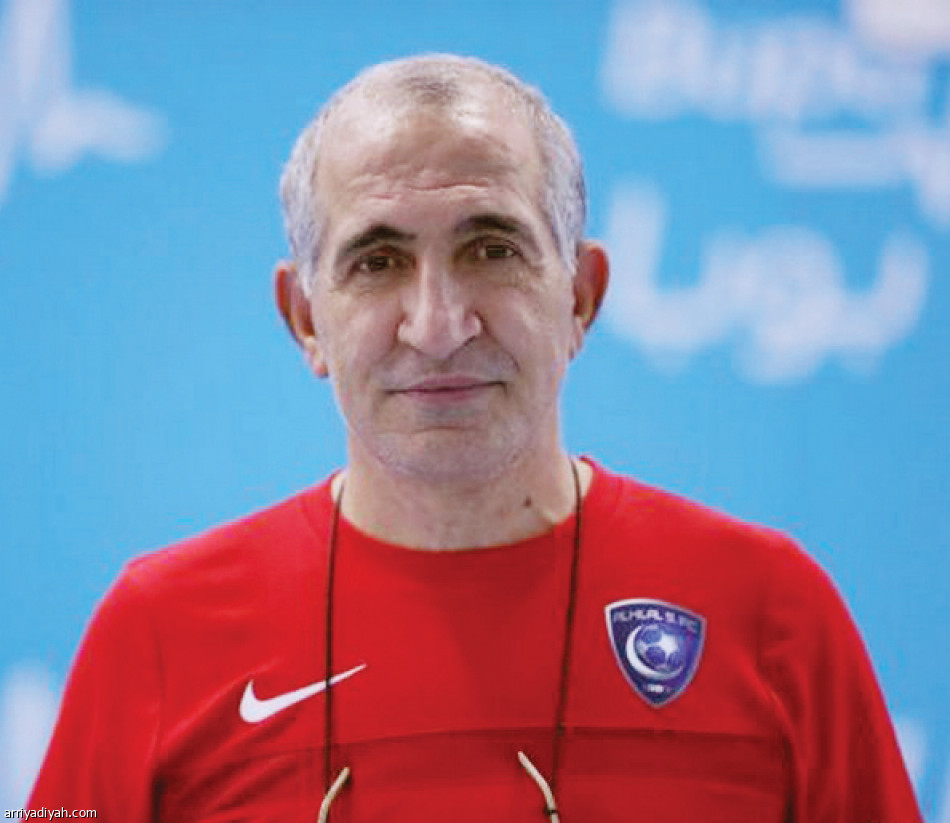 جزائري يصدم العابد بإقصائه