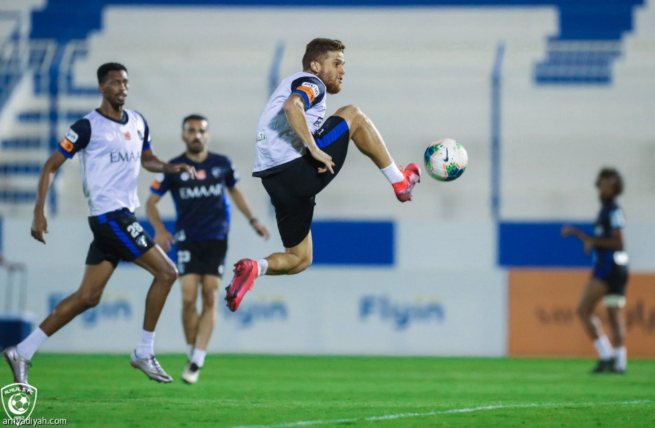 الهلال.. المفرج يعود.. ورازفان يكثف التدريبات