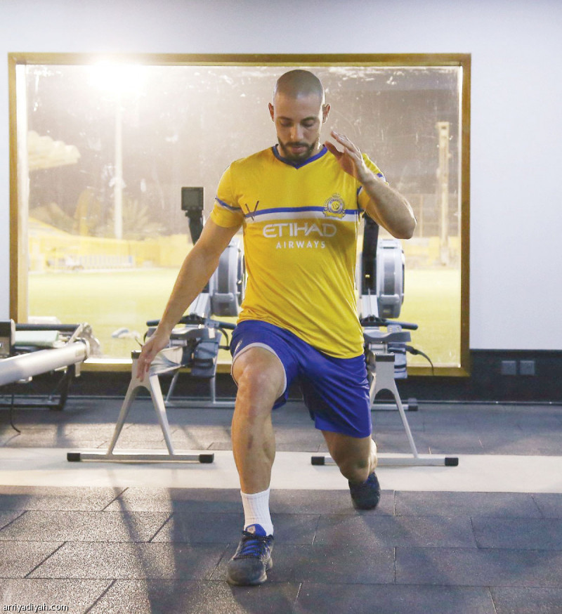 صورة التقطت أمس للمغربي نور الدين أمرابط لاعب فريق النصر الأول لكرة القدم خلال مشاركته في الحصة التدريبية داخل صالة الحديد(المركز الإعلامي ـ النصر)