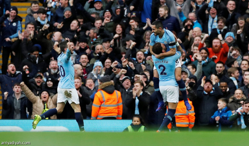 سداسية تاريخية تعيد السيتي إلى صدارة الدوري
