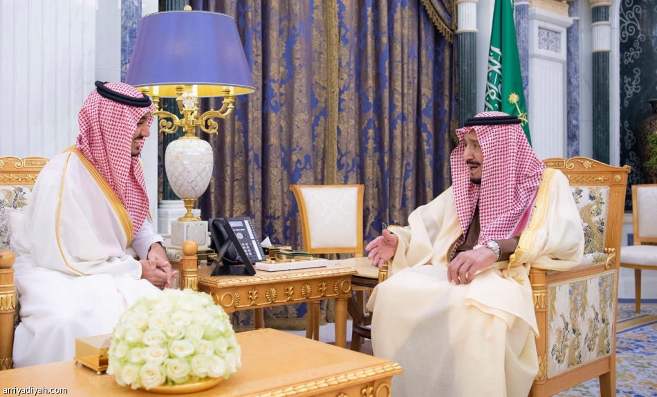 خادم  الحرمين يستقبل أبطال أولمبياد الشباب