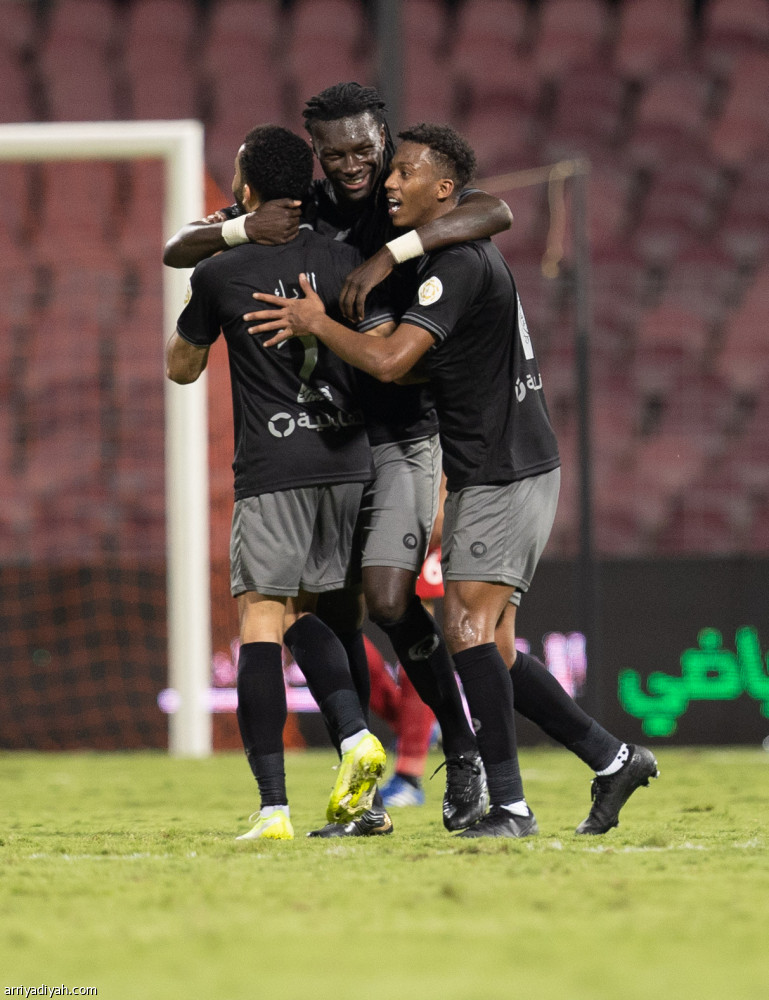 بعد 33 يوما.. الهلال يسترد الصدارة