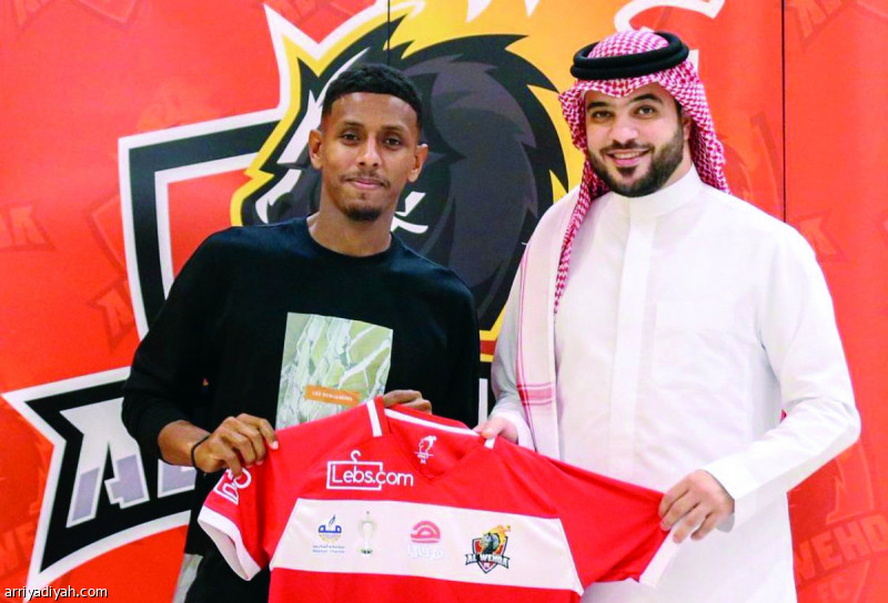 الجيزاني
يغير مواعيده