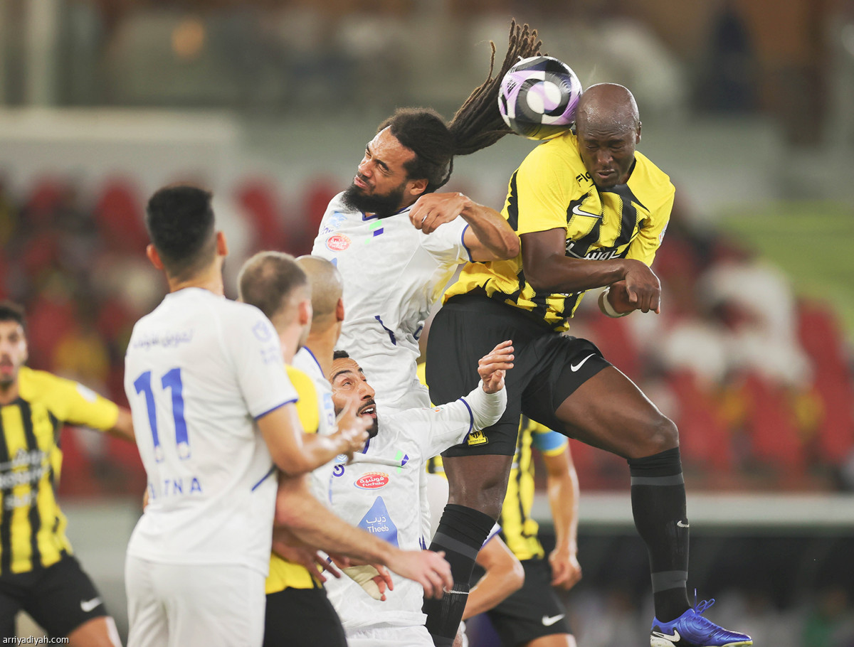 «النمور» يتصدرون الدوري