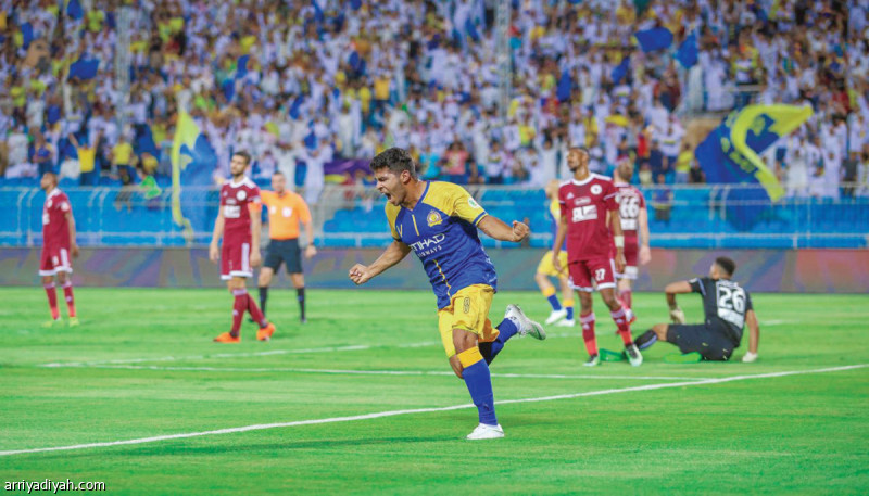صورة التقطت أمس ليحيى الشهري لاعب فريق النصر الأول لكرة القدم يعبر عن فرحته بعد تسجيله الهدف الأول لفريقه في مرمى الفيصلي خلال المباراة التي جمعتهما أمس في الرياض ضمن الجولة الثانية من دوري كأس محمد بن سلمان للمحترفين (الرياضية)