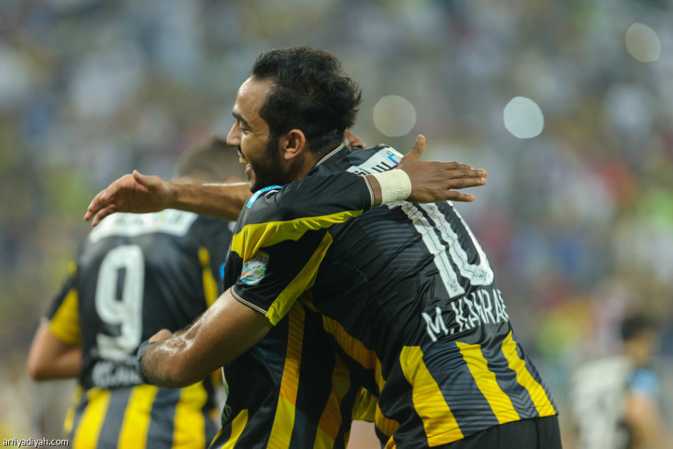 الاتحاد ينتزع صدارة