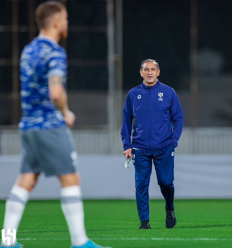 الهلال.. استلام وتسليم.. وتسديد