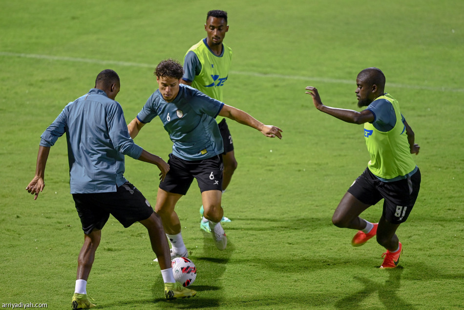 قبل الاتفاق.. شاموسكا يجتمع بلاعبي الشباب