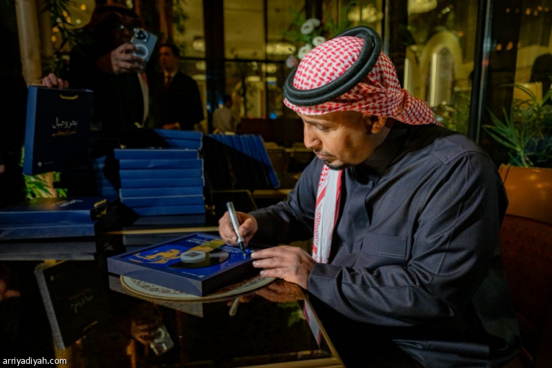 «بحر وجبال» يعيد التركي إلى ساحة الغناء