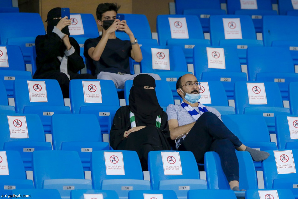 رصد 30 مخالفة مع عودة الجماهير