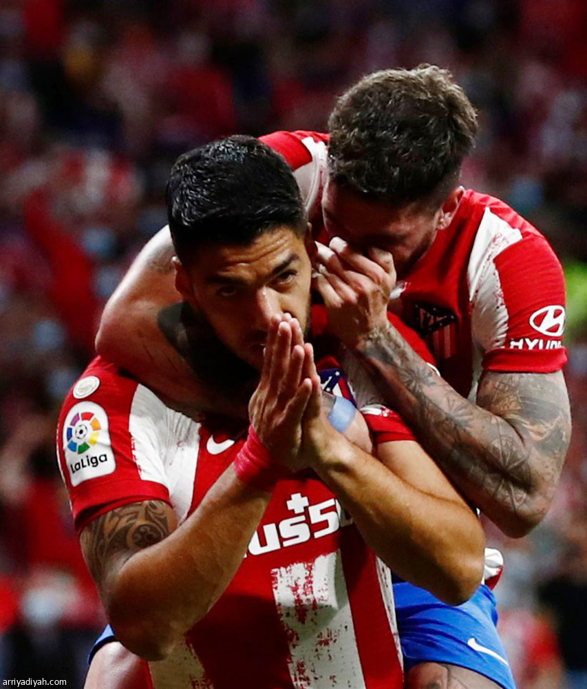 سواريز يهزم برشلونة وينتقم من كومان