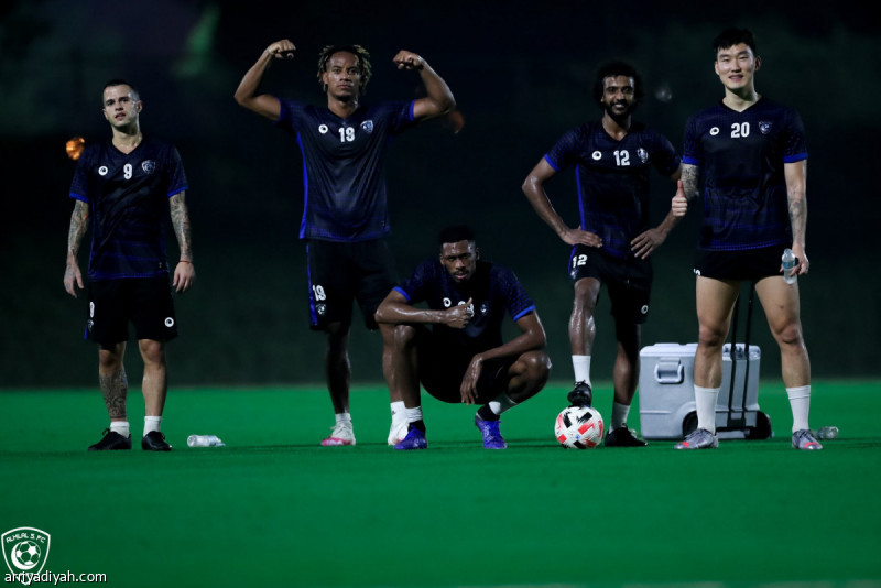 سيطر التفاؤل والحماس على تدريبات فريق الهلال استعداداً لمواجهة باختاكور الأوزبكي على الرغم من إصابة خماسي الفريق "الفرج، البريك، العبدان، الواكد، الشهري"، إضافة إلى سعود كريري إداري الفريق بفيروس كورونا.