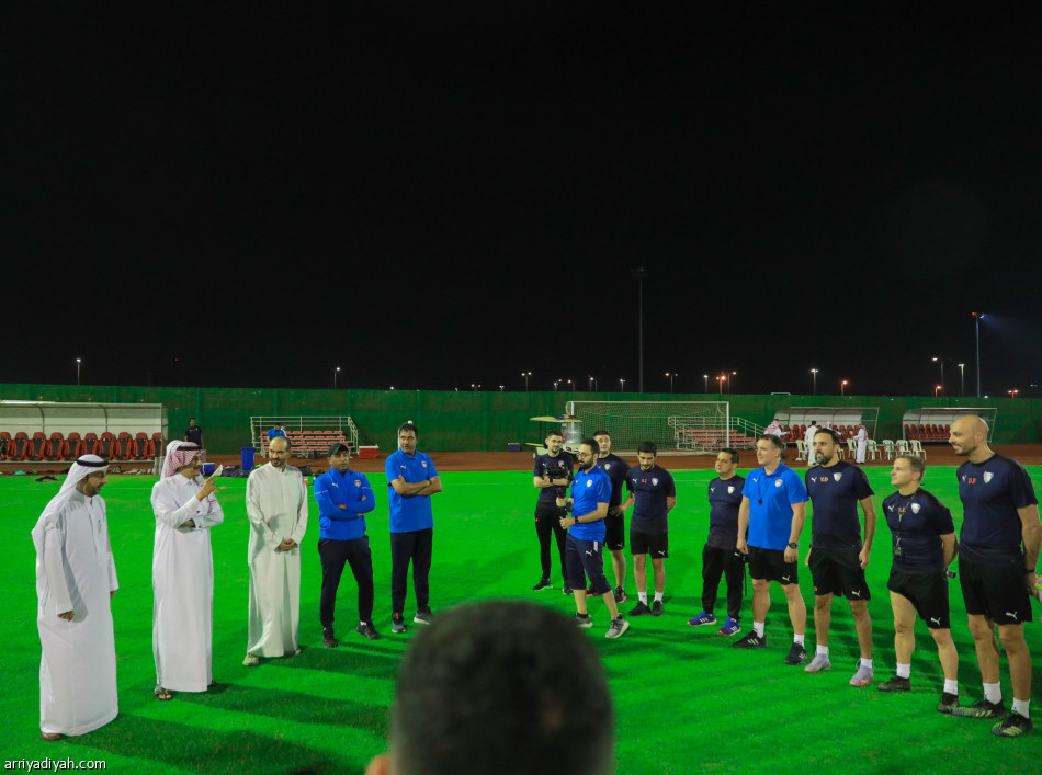 محافظ المجمعة يحفز لاعبي الفيحاء