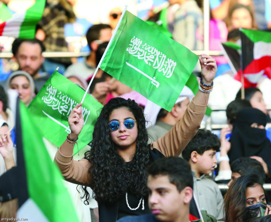 الأخضر يروض الأزرق في عقر داره