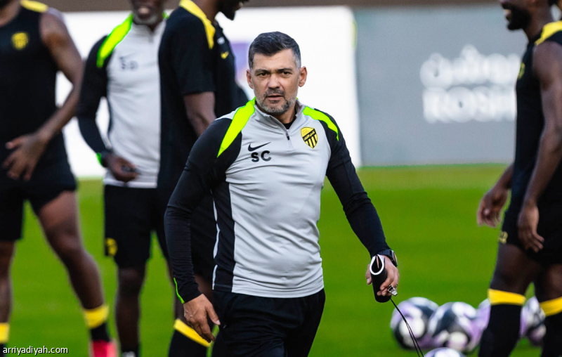 مدرب الاتحاد كونسيساو يستبعد عوار وميتاي وسيميتش من مواجهة الفيحاء