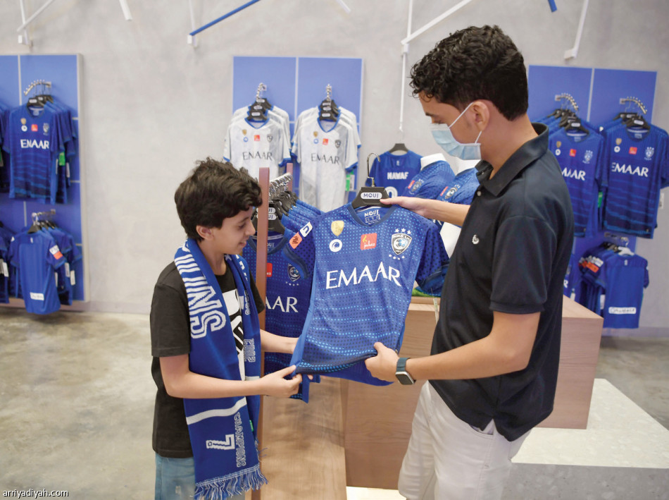 القميص 60.. الأكثر مبيعا في المتجر