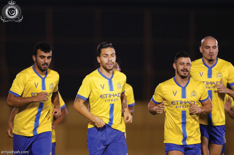 فيتوريا
يكلف بيتروس بالصناعة