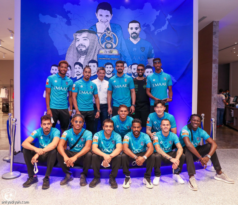 قبل أيام من الديربي.. الهلال يفتتح متجره