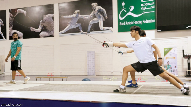 صورة التقطت أمس من تدريبات المنتخب السعودي للمبارزة قبل المشاركة في الجولة الآسيوية (المركز الإعلامي ـ اتحاد المبارزة)