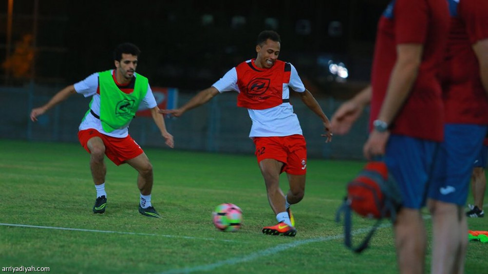 مكافأة فوز وراتب شهر في الرائد قبل مواجهة النصر