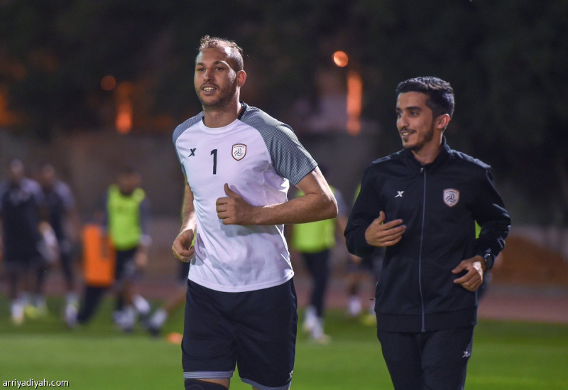 الشباب
يسرع إعادة بن مصطفى