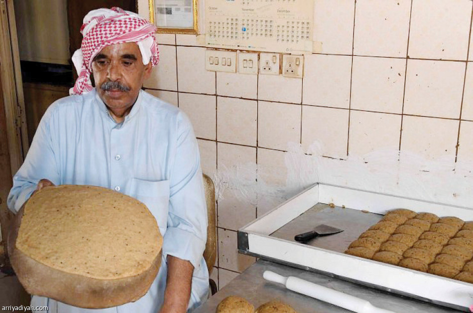 «الأحمر»
يتصدر موائد الأحساء