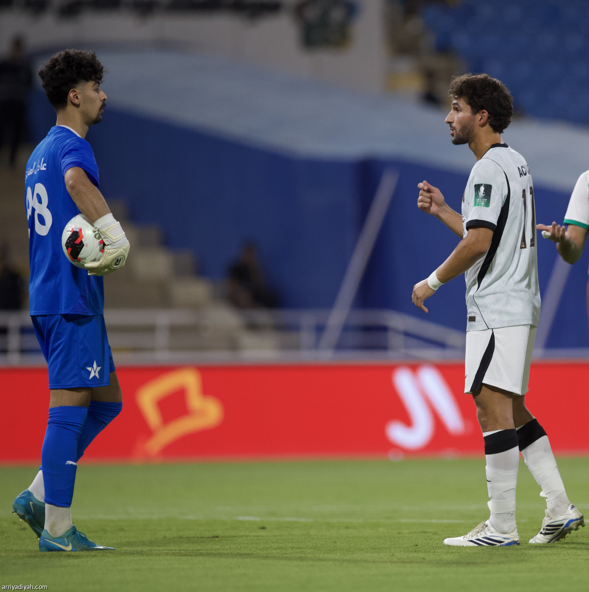 إلينيخينا يعبر بالاتحاد