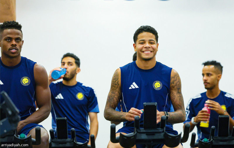 جورجي جيسوس يستدعي عبد الرحمن الراشد إلى تدريبات الفريق الأول لنادي النصر لتعويض غياب نواف العقيدي