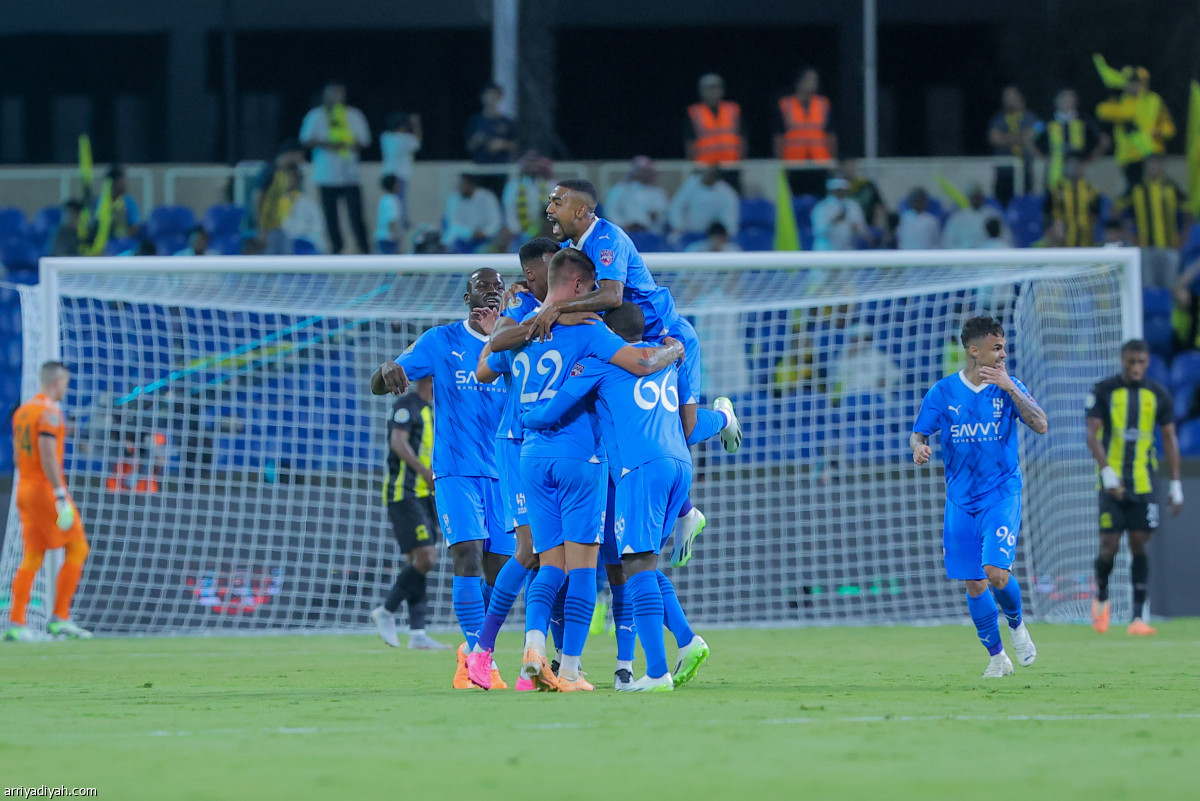 الهلال يتأهل