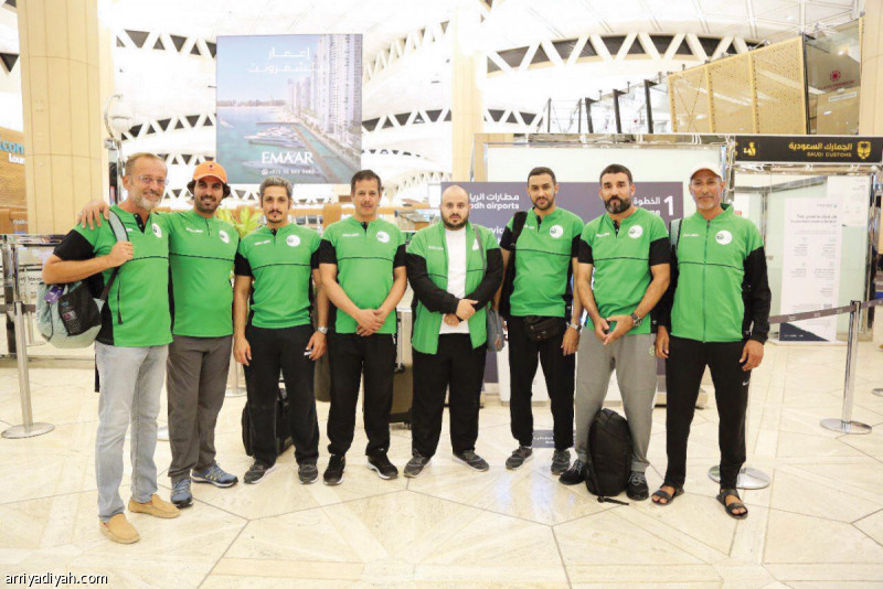 صورة التقطت أمس لرماة المنتخب السعودي والجهاز الفني قبل السفر إلى فنلندا(المركز الإعلامي ـ اتحاد الرماية)