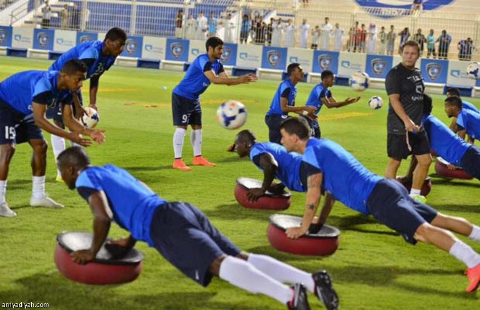 الهلال يفتتح تحضيراته لمواجهة السد بالتمرير والتسديد