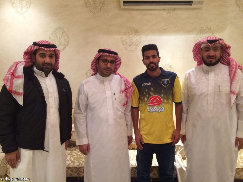 لاعب الهلال عبدالمجيد السواط يوقع للتعاون