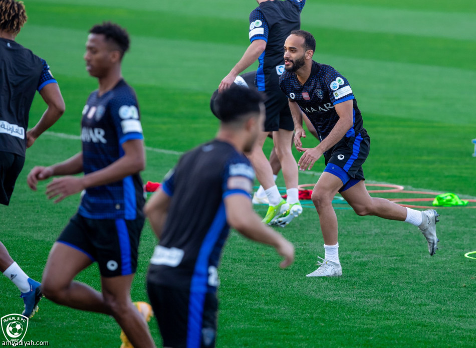 الشهري وكويلار وكنو يتقدمون بعثة الهلال