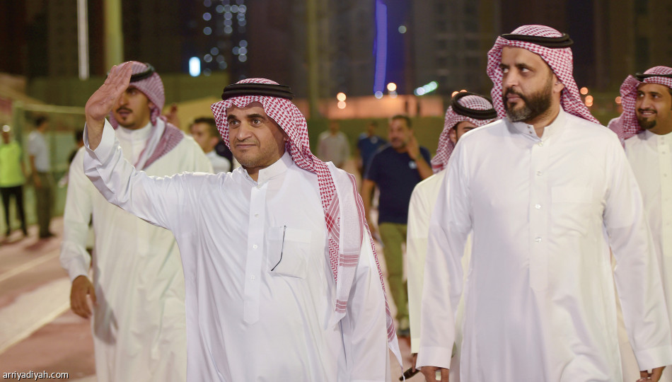 الرئيس وصل
وجماهير الشباب تحتفل